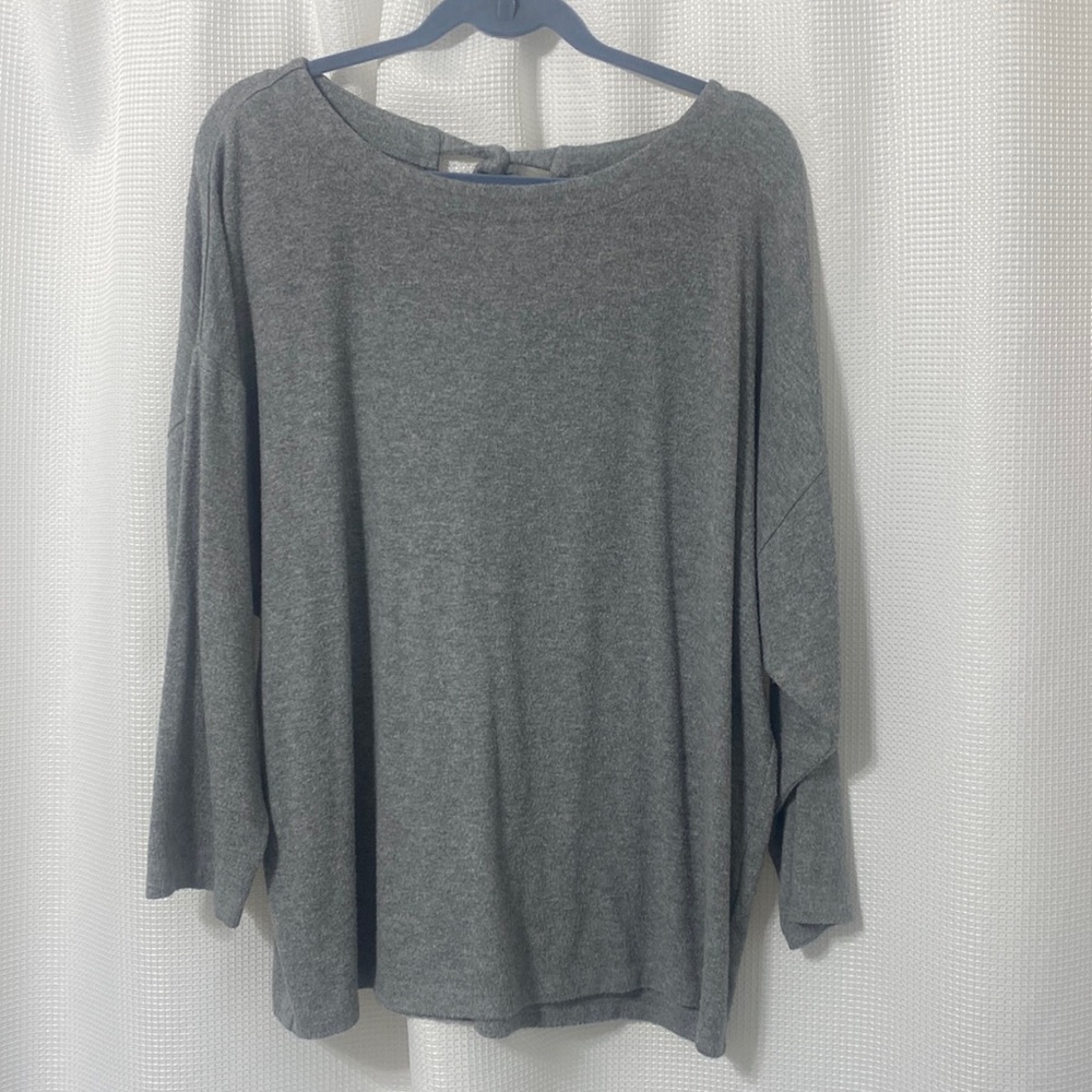 Susan Graver Lifestyle shirt. Long sleeve gray lounge shirt. Size Large